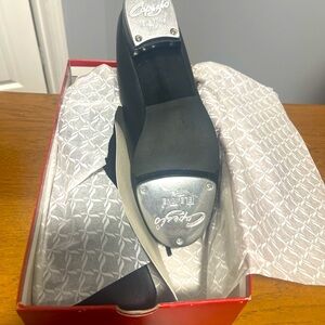 Oxford style Tic Tap Toe Shoe #443.  Brand New, overstock.